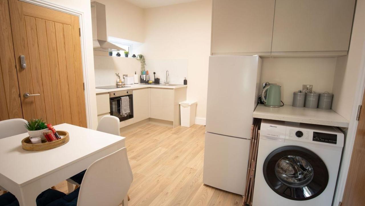 Treetop View Cosy Getaway In Eastbourne, Free Parking, Short And Long Stays, Room photo